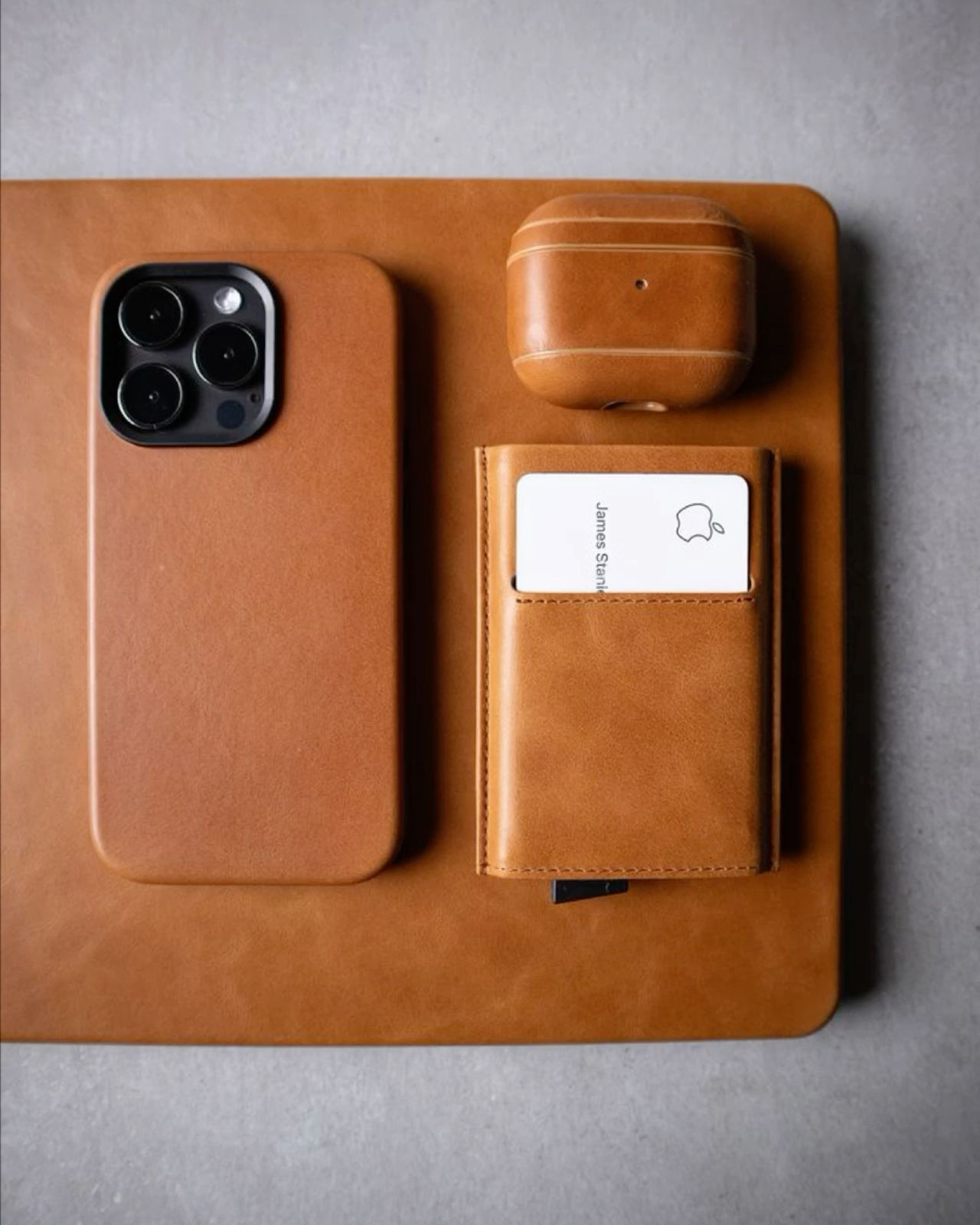 leather phone case supplier